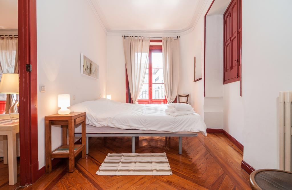 Apartamentos Madrid Centro B Extérieur photo