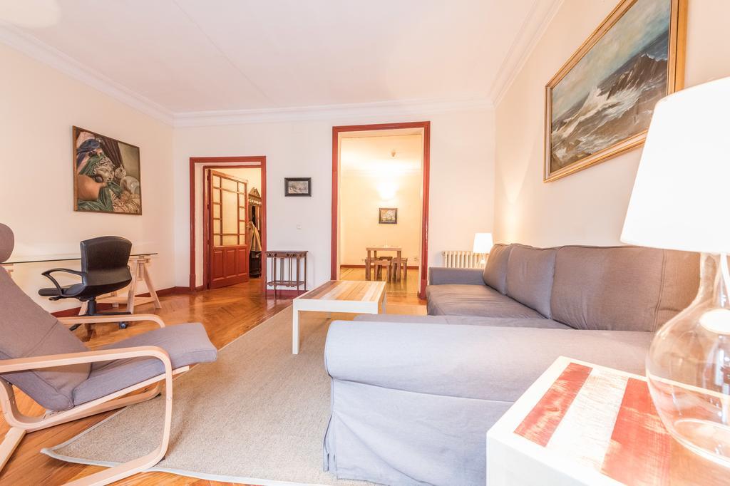 Apartamentos Madrid Centro B Extérieur photo