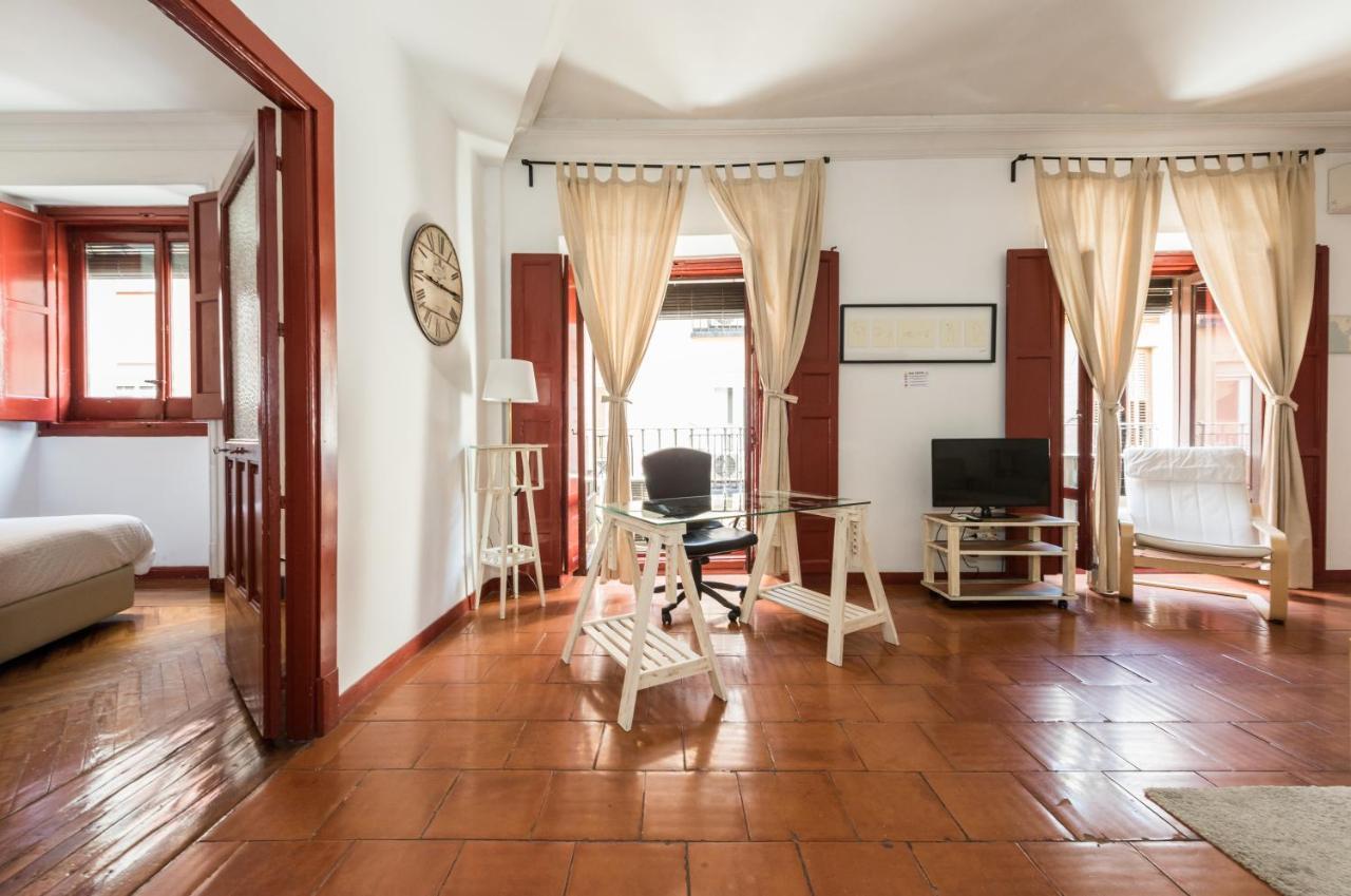 Apartamentos Madrid Centro B Extérieur photo