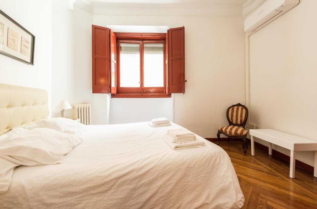 Apartamentos Madrid Centro B Extérieur photo