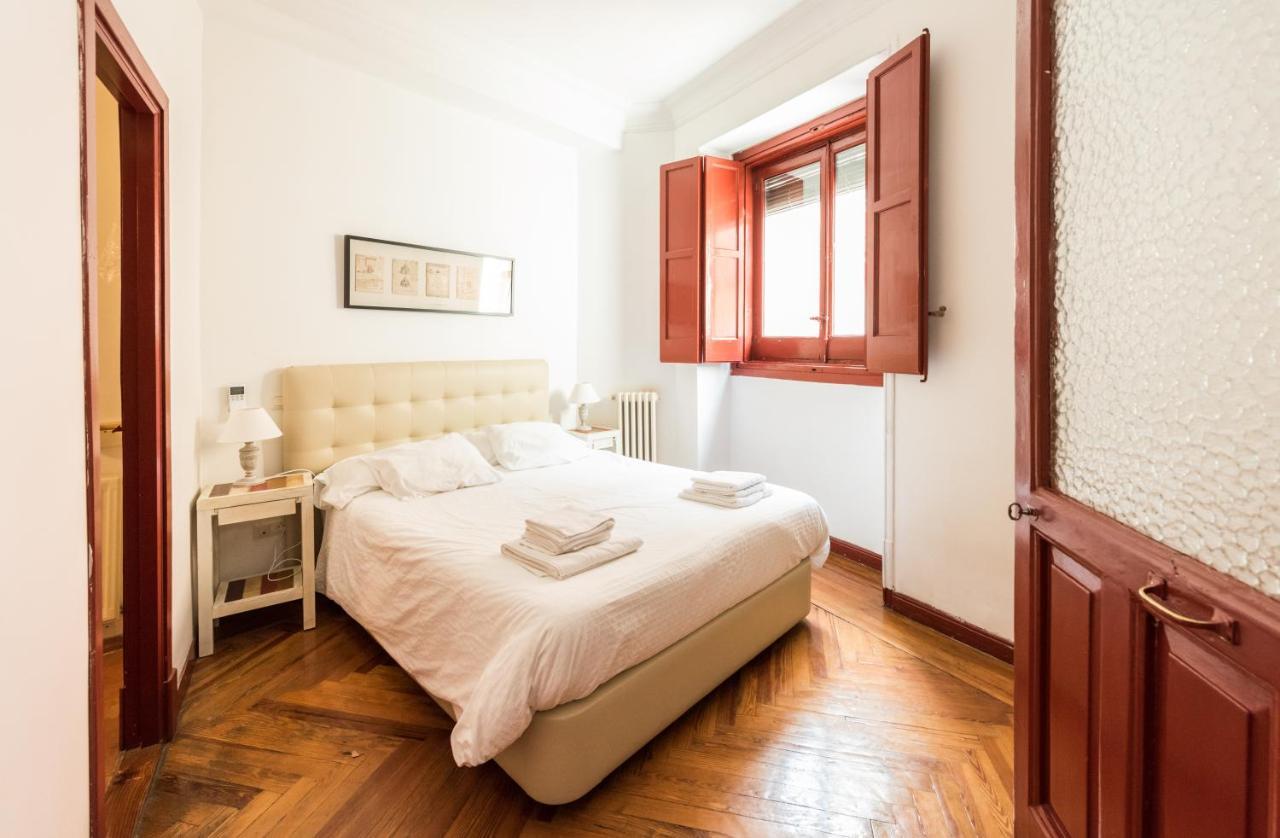 Apartamentos Madrid Centro B Extérieur photo
